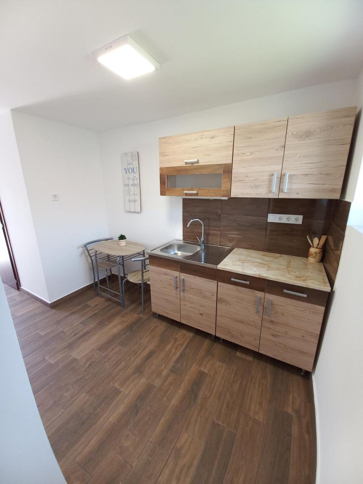 Oazis Apartman Шарошпатак Экстерьер фото