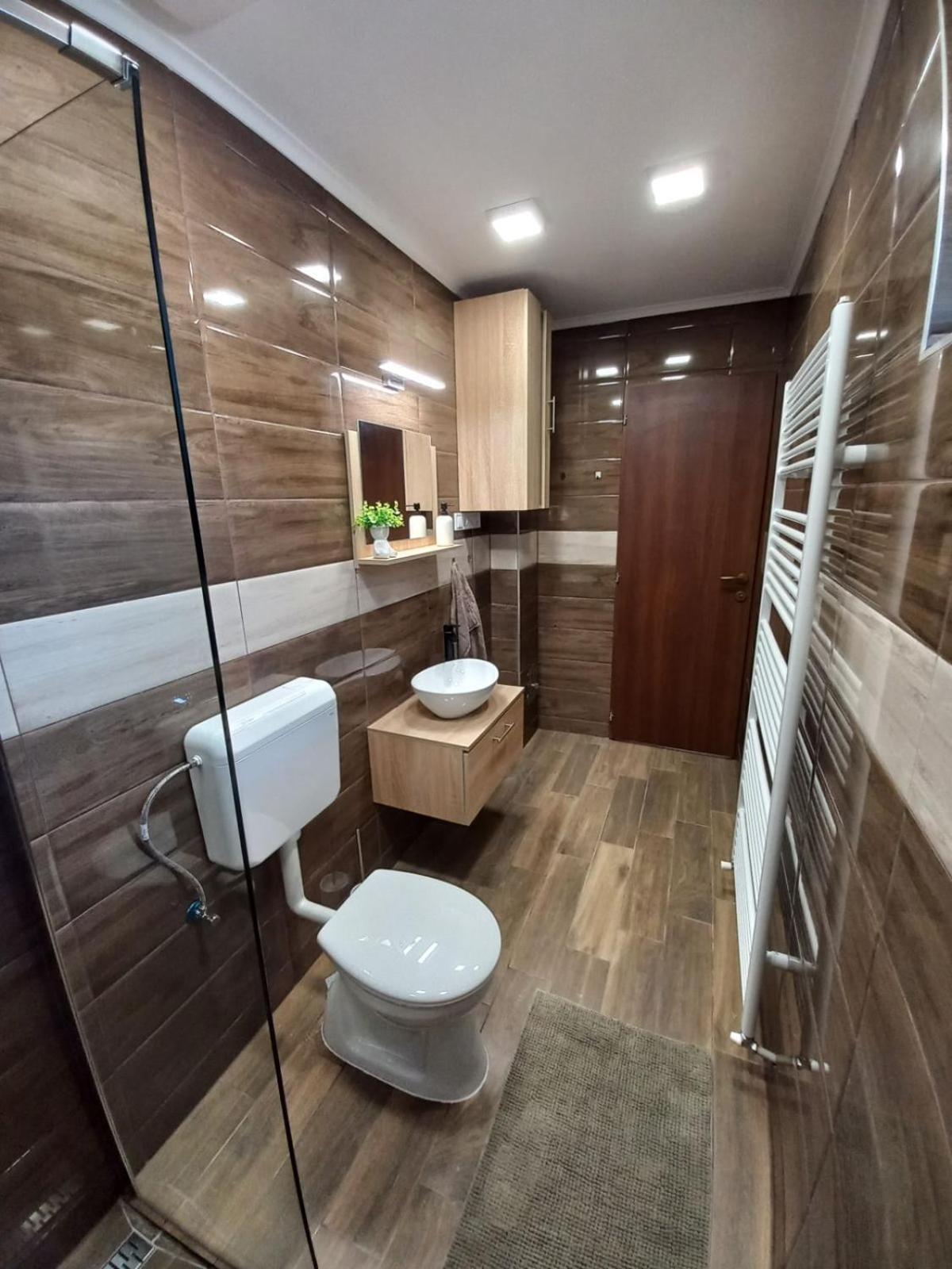 Oazis Apartman Шарошпатак Экстерьер фото