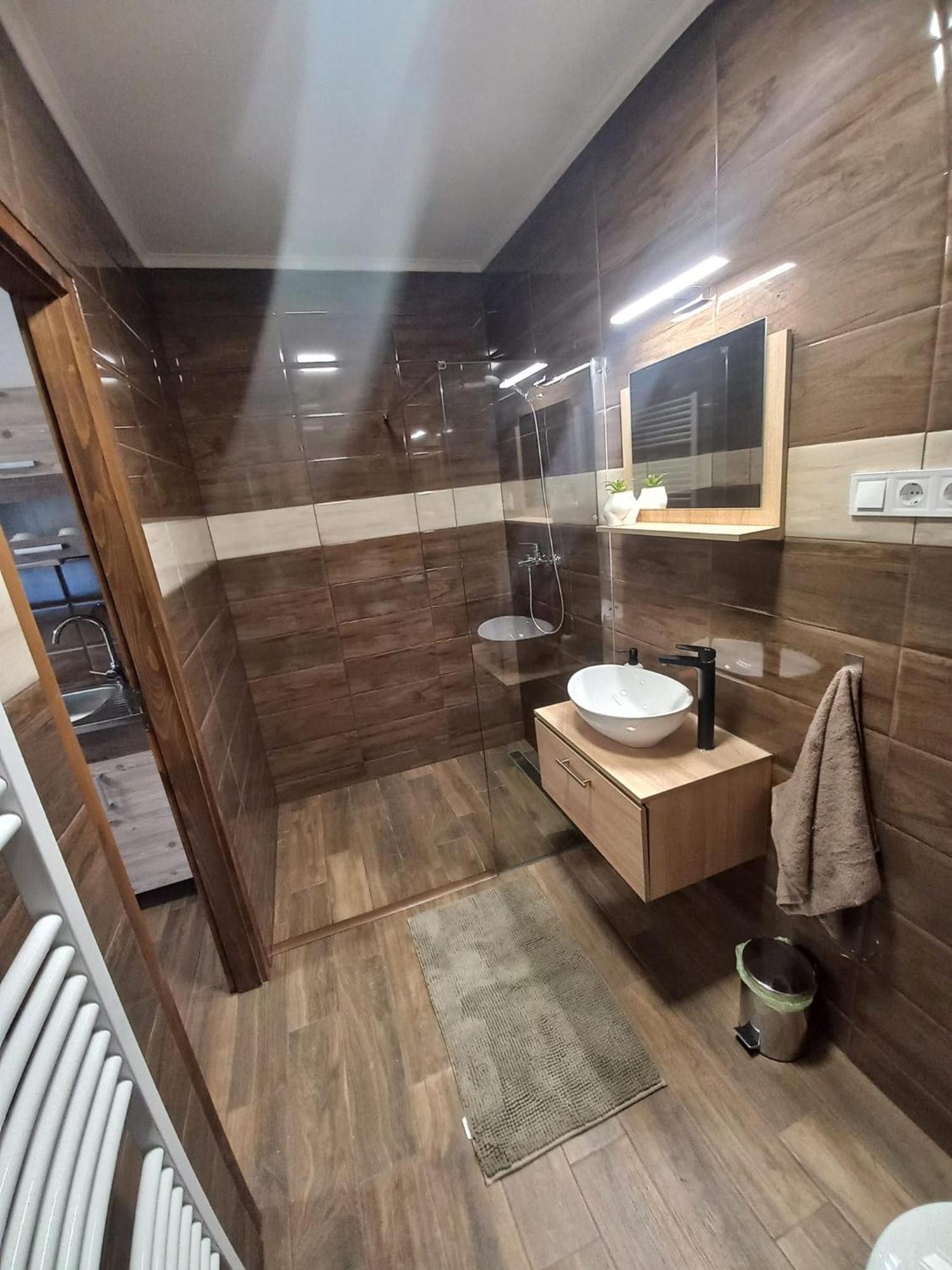 Oazis Apartman Шарошпатак Экстерьер фото
